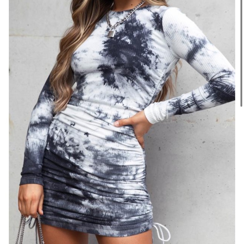 White Fox Boutique Sweet Salvation LongsleeveDress